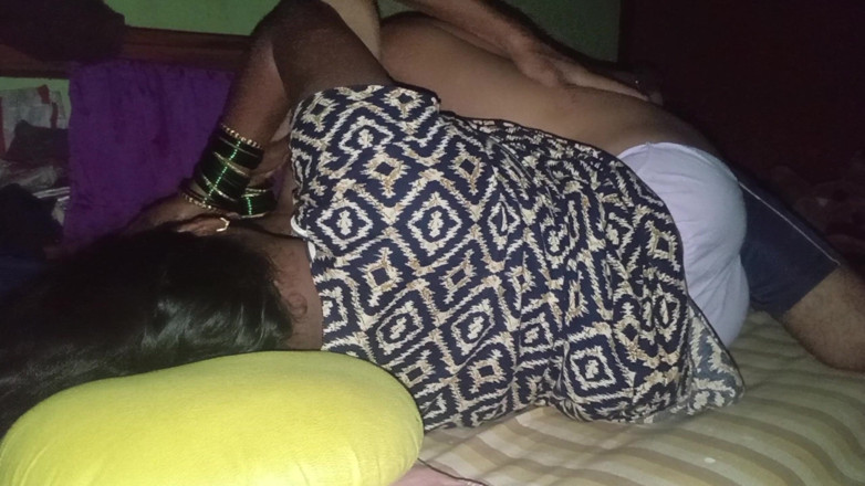 Harder299: Moje desi manželka mě ani nenechá jít na postel. Lízám...
