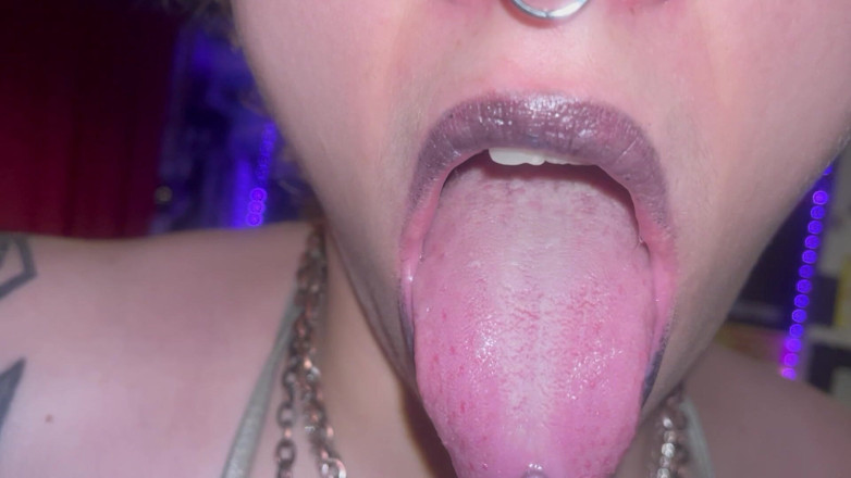 Glitterqueen1999: Tour pela boca da menina gótica Uvula Amígdalas com língua