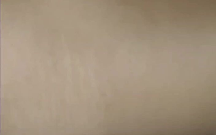 Trisha Hotness: Arkadan parmaklayıp boşalmamı istiyor