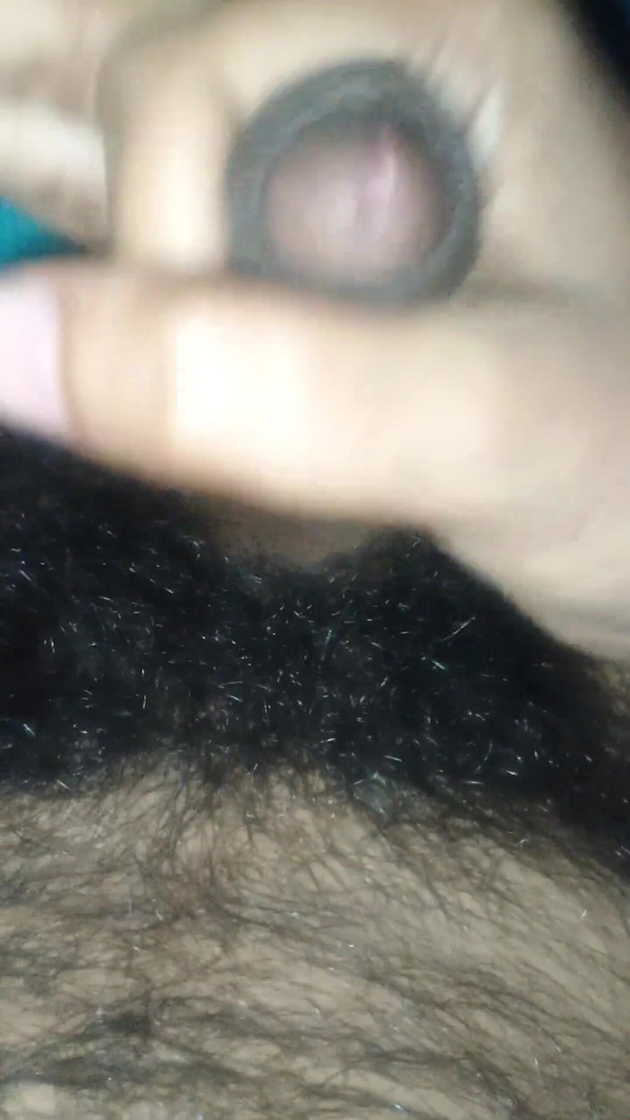 Hot_bobby: Ragazzo giapponese si sega un grosso cazzo duro nello spettacolo...