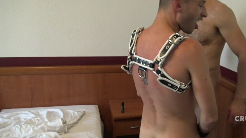 HOT BAREBACK BOYS C HANNEL: Pria Heteor tapi wing mex yang feminin