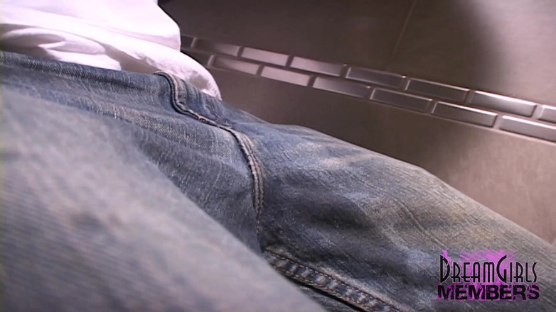 Dream Girls: स्प्रिंग ब्रेक पर सभी प्राकृतिक कॉलेज गर्ल्स शॉवर