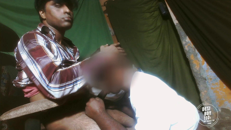 Desiboy110Ankit: Prieteni doi băieți se adoră porno, muie cu lins de...