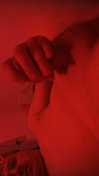 Allein Vor Der Kamera Im Rotlicht