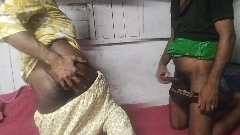 Blackberry World: Desi originele Tasgendar neukpartij met Desi homo-jongen