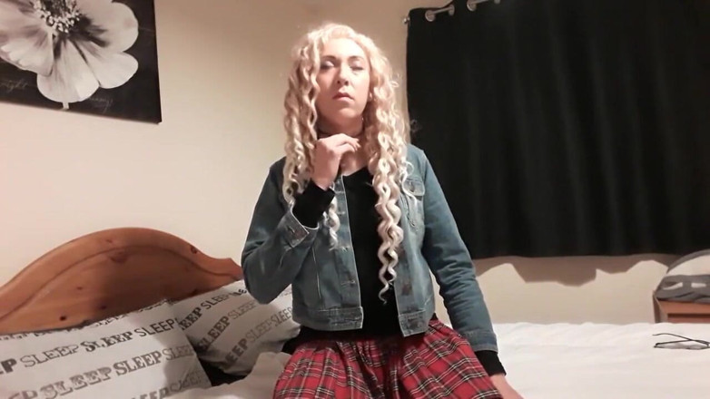 The Midnight Minx: Crossdresser dalam nilon