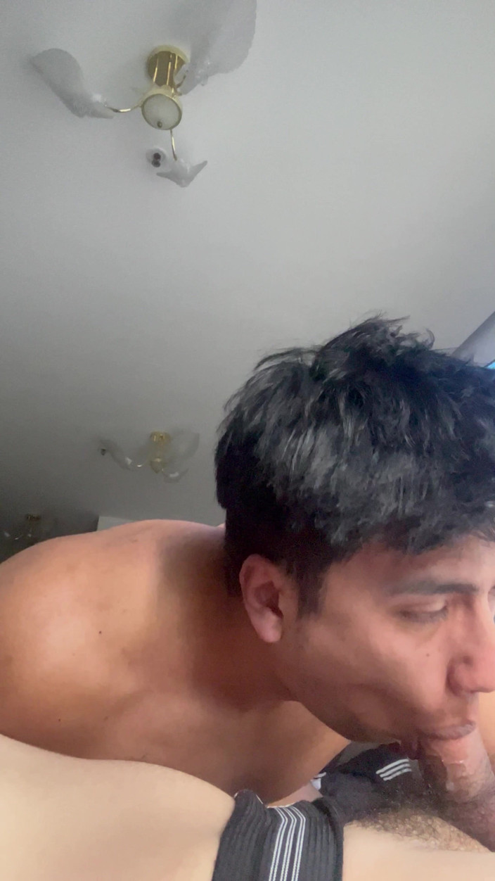 Andxxxtrib: Pelacur Menelan Ayam