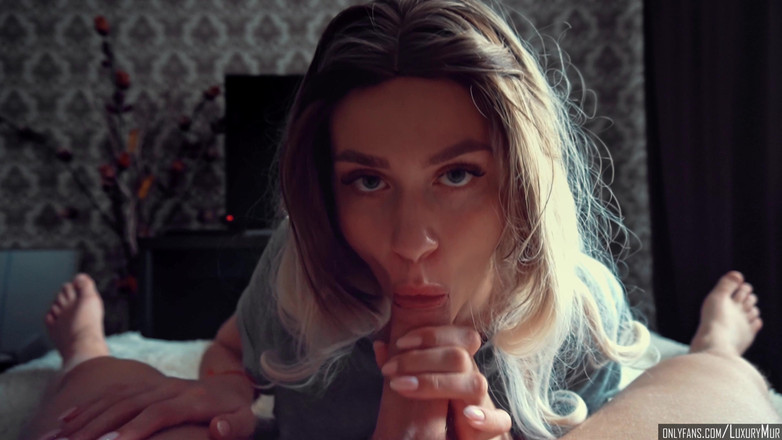 ReplayXXXLady: Em primeiro plano - gata leva pau fundo enquanto seus pais...