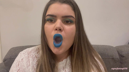 Your fantasy studio: Açık mavi ruj ile dumanla oyna