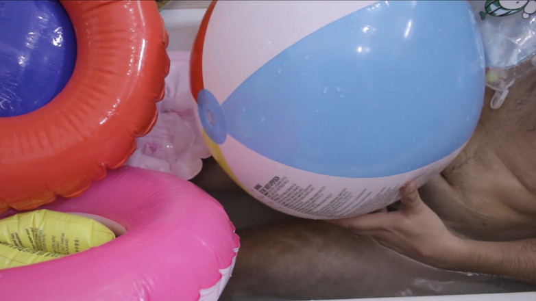 Inflatable Lovers: Bilik air dengan kemurungan