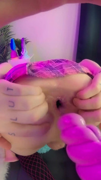 Pancutan mani berganda semasa fisting dubur - pembersihan femboy