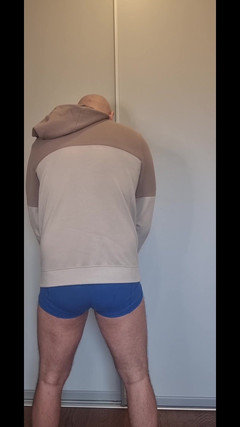 ShyCummerBoy: Striptýz a s divokým výstřikem