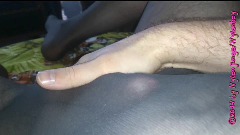 Carmen_Nylonjunge: Absoluut heet op nylon