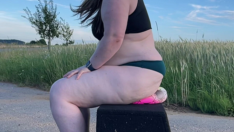 BeachBallsDuo: 10 bola karet yang sangat lembut dihancurkan dengan agresif! Bigbootylucy...