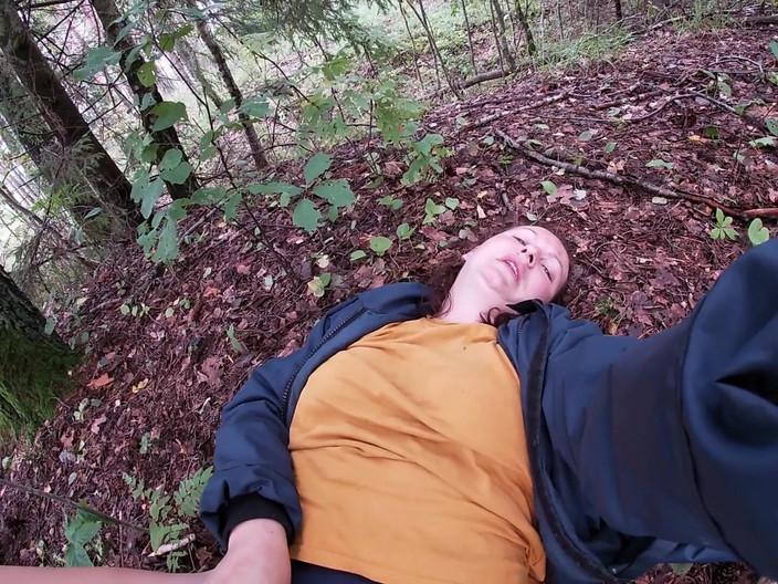 Hera Harding: Lesbická masturbace přes kalhotky