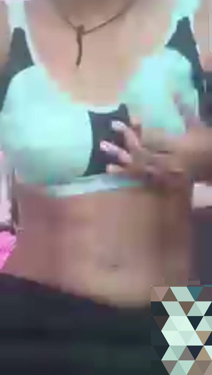 Desi girls video: Tiếng Anh