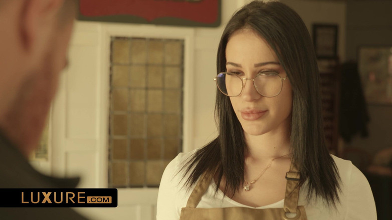 Luxure: Fantasi Lola Bellucci