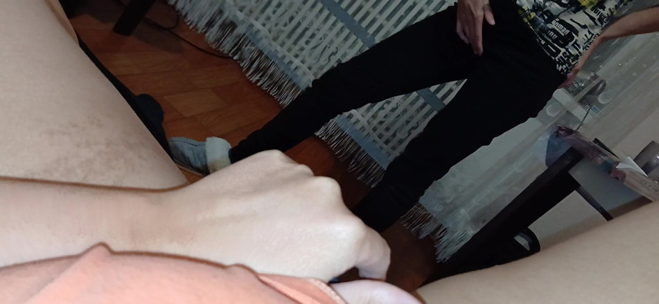 Lesbian-candys: Nous nous masturbons en secret la nuit pour que nos...
