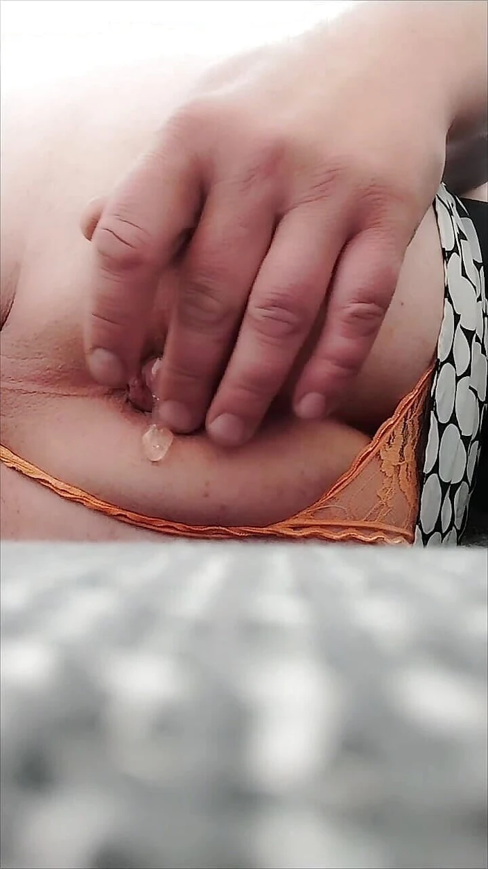 Viktoria_travCd: Permainan anal solo