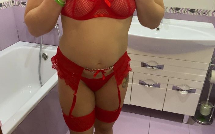 Hairy couple: Yuk, lihat yuk tubuh seksiku yang menggodaku dengan lingerie merah...