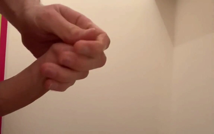 qaz11: Handjob on camera - 610
