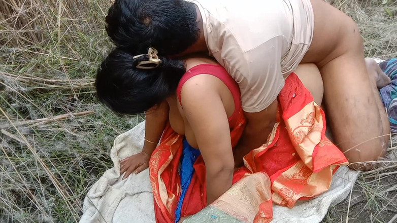 Sabina244: Full Part Bangladeshi Wife in the Grass