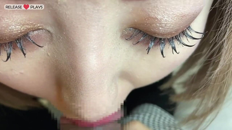 The Sexual Issues: Cat Eyed F Cup Gal se alătură îndeaproape și împarte intimitatea jucăușă caldă...