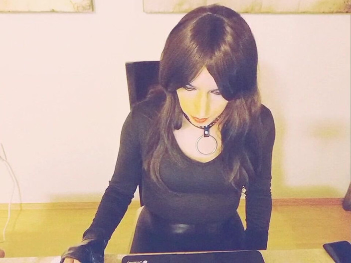 Tammy sissy slave: Bogata masturbacja w domu