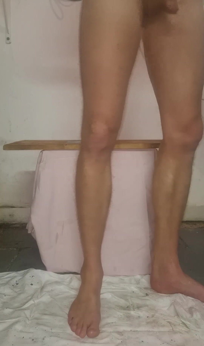 NoFace Twink X: Solo schwuler extremer analsex - riesige dildos, flasche, eier und früchte