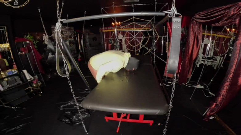 Queen_of_BDSM: Leck Meine Natursekt-liege Sauber!