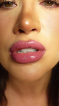 Labios, uñas y baba: una instrucciones de paja fetiche