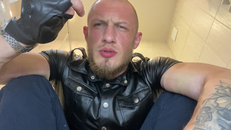 Hunky time: Leather Sir - Smoke