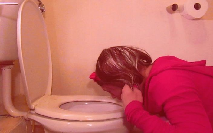 Lilly Disgrace: Toiletneuker
