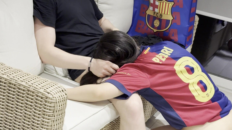 AsianHoneyAss: O fată asiatică fotbalistă din Jersey a fost prinsă și pedepsită...