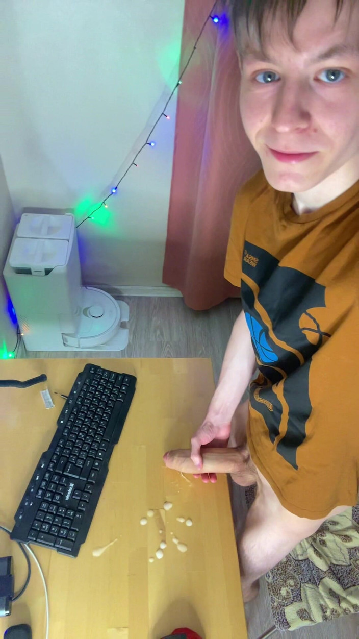 Morflot24: Murid nakal ini lagi asik raksasa sampai dicrot di dalam...