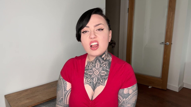 Miss Valentina: Презерватив, камшот на пожираючу повію