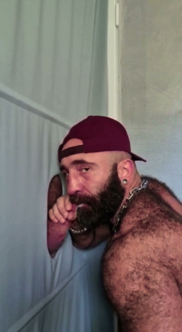JackvanDean: Tyler Sucks off Jack at Gloryhole