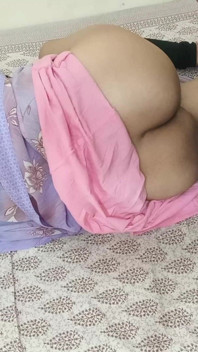 Vô tình đụ mẹ kế của tôi trong khi lắc con cu của tôi