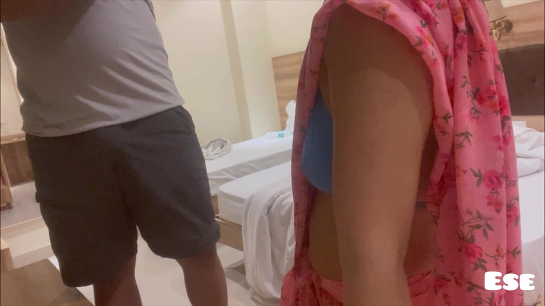 Sammy Sins: Bhabhi šuká s elektrikářem Ft. Sammy Sins &amp; Alisha Singh