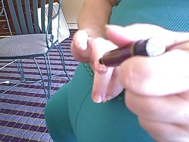 BBW nurse Vicki adventures with friends: Honí si nehty a tlačím kočičky