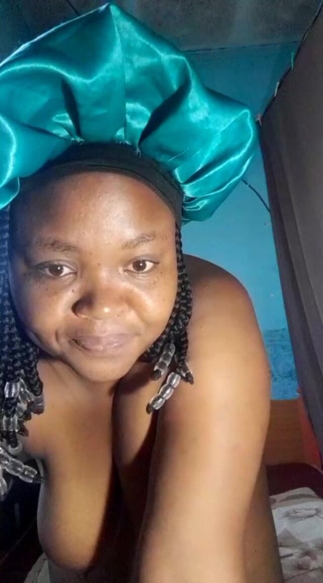 Mahali: Eu amo mostrar minha bunda preta na câmera 1