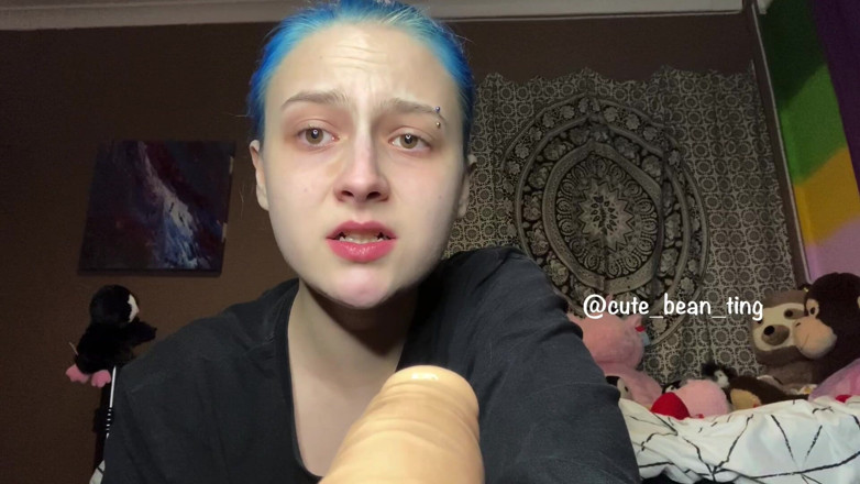Alice Bean: Bean s’étouffe sur un gode
