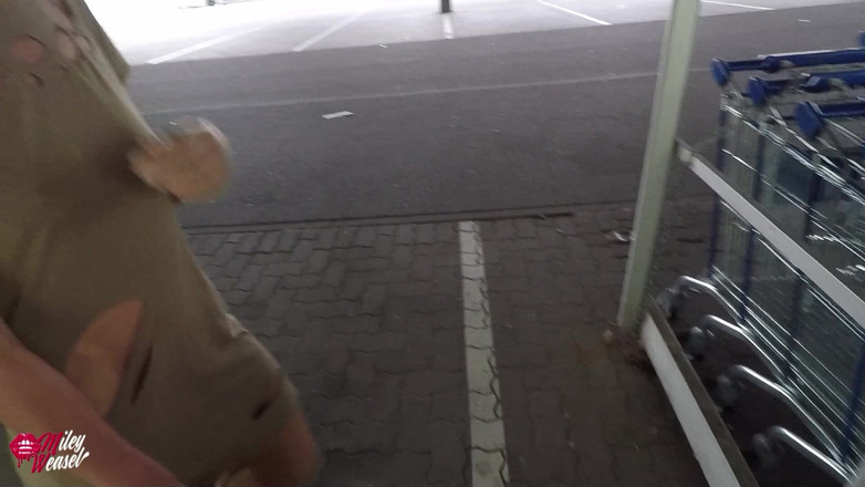 Miley Weasel: Dreist!! Fremder Typ Fickt Mich Public in Den Arsch!!