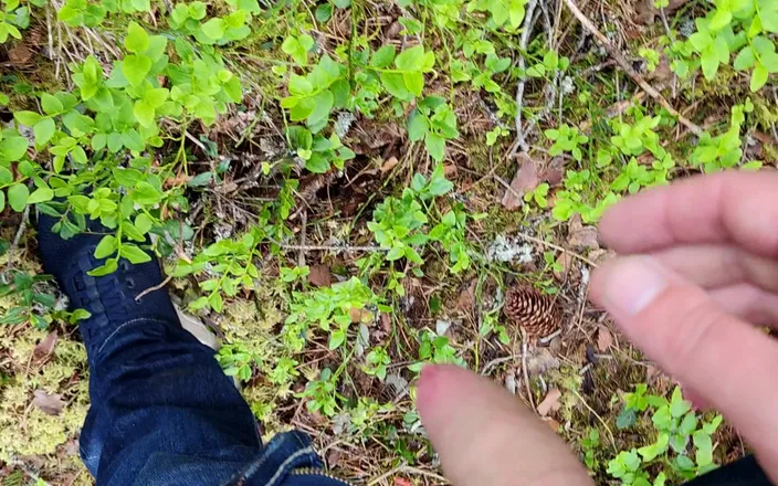 Stiansr: Horny in Forest
