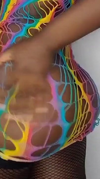 Ebenholz-stieftochter twerking und wird hart gefickt