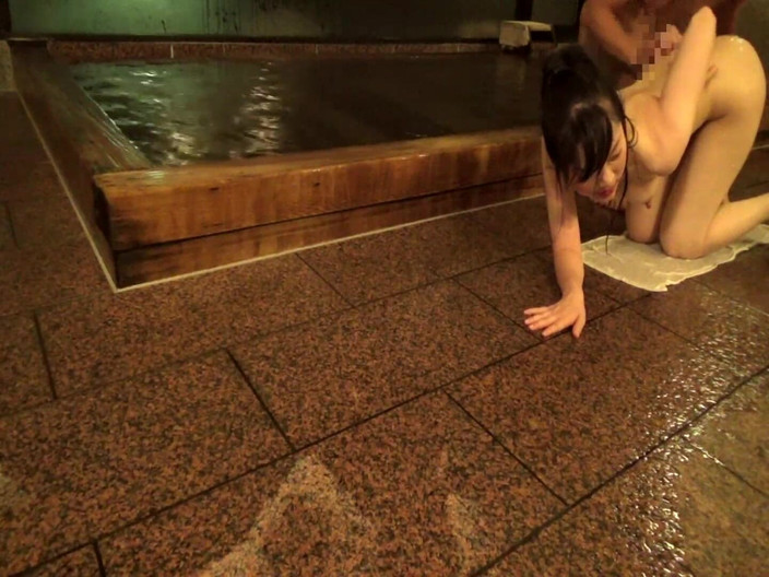 Vulture: 人里離れた場所にある温泉宿の奥深く!第3巻