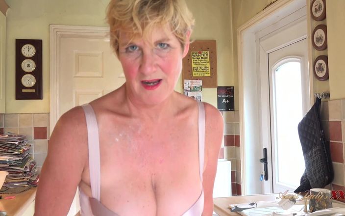 Aunt Judy&#039;s XXX: Judysxxx - बड़े स्तनों वाली परिपक्व गृहिणी किचन में आपका लंड चूसती है (देखने का बिंदु)