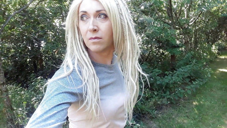 The Midnight Minx: Кроссдрессер ходить