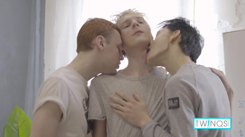 Twin Qs: I twink maliziosi Logan, Michael e Nico in un trio...