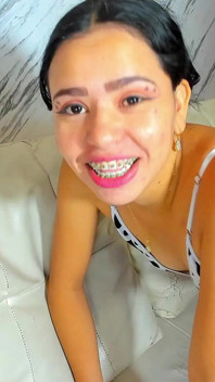 Napalona Deepthroat Blowjob Party przez Latina Girl do jej chłopaka z college'u